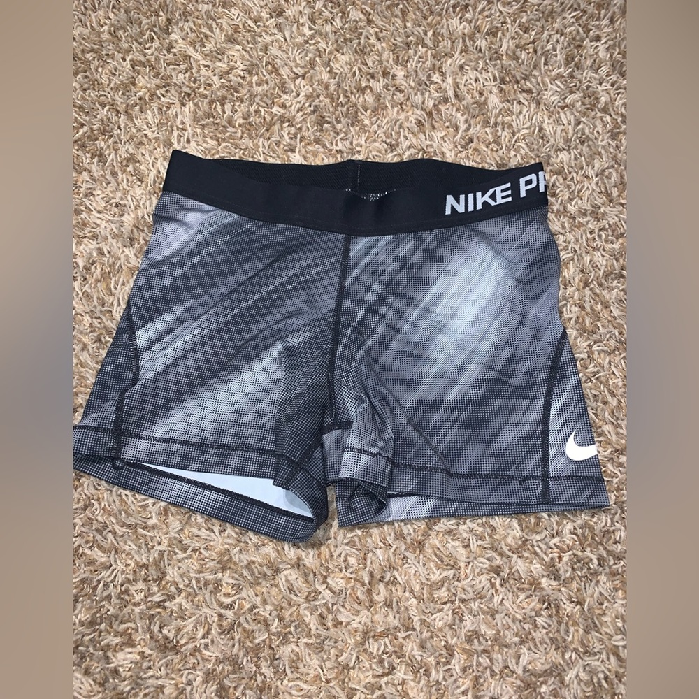 Nike Pros size medium